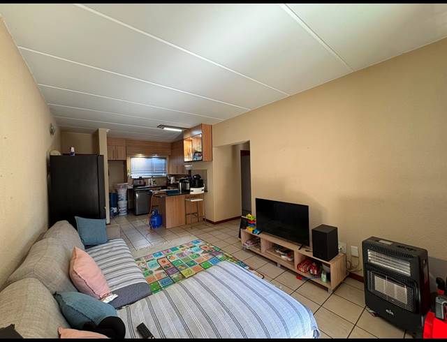 2 BEDROOM APARTMENT FOR SALE IN SASOLBURG EXT 23